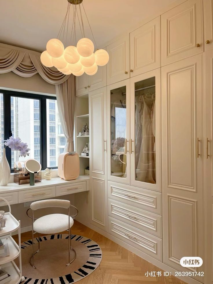 کمددیواری کلاسیک 13